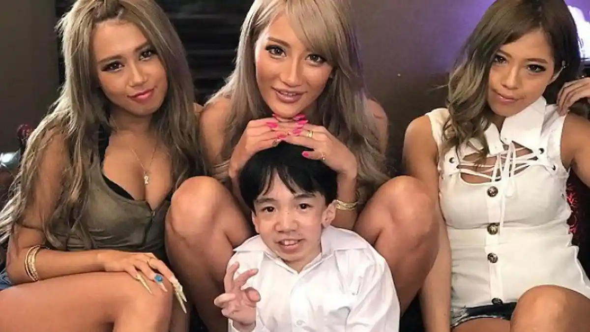 Bintang Film Porno Bertubuh Kerdil Ini Mengaku Punya Misi Mulia