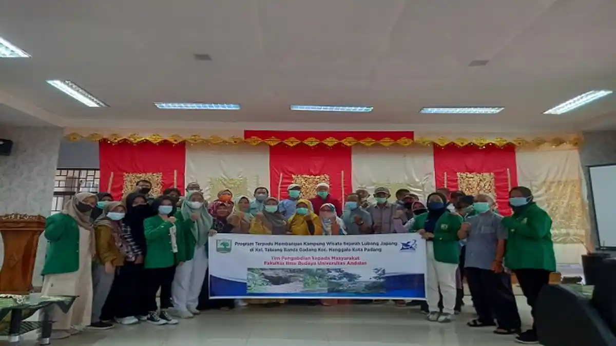 Tim Pkm FIB Unand Sosialisasi Program Terpadu, Bangun Kampung Wisata Sejarah Lobang Japang di Padang