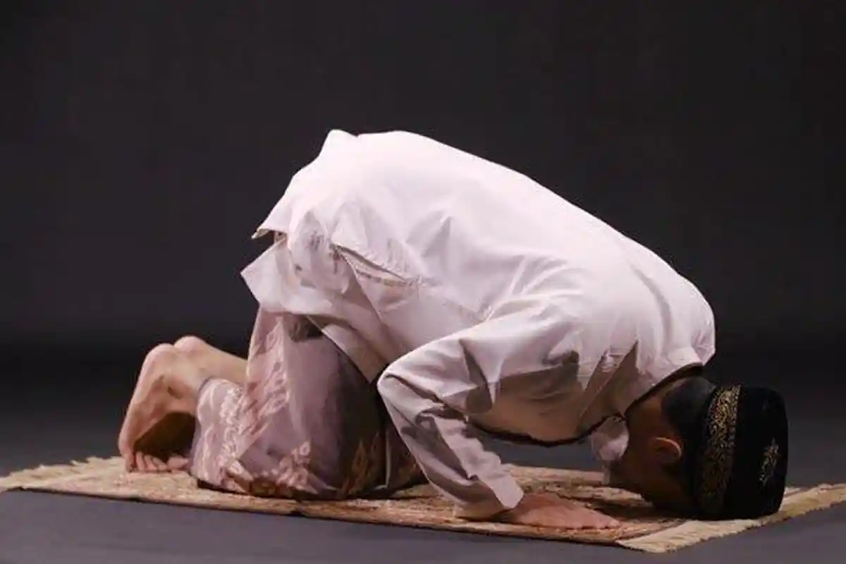 Batas Waktu Melaksanakan Salat Tahajud, Lengkap Dzikir yang Dianjurkan dan Niat dalam Tulisan Latin