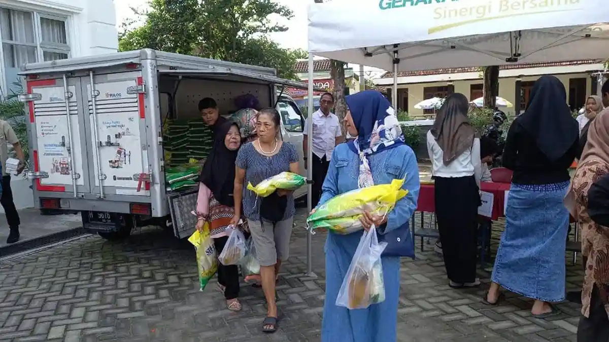 Jelang Nataru, Karanganyar Gelar Pangan Murah: Beras Hanya Rp 13 Ribu/Kg