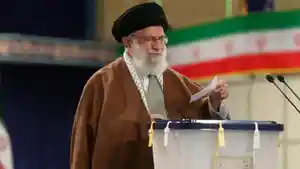Khamenei-memperingatkan-serangan-AS-berarti-perang-regional.jpg
