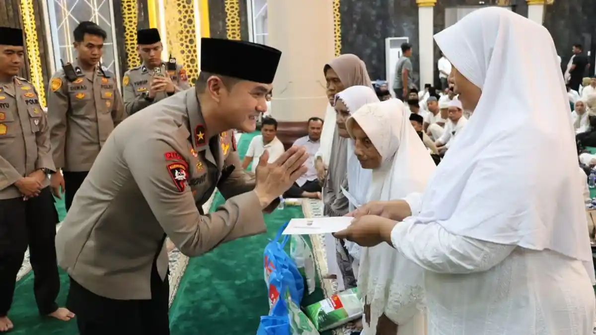 Jalin Silaturahmi dengan Masyarakat, Brigjen Pol Sonny Irawan Safari Ramadan di Labuhanbatu