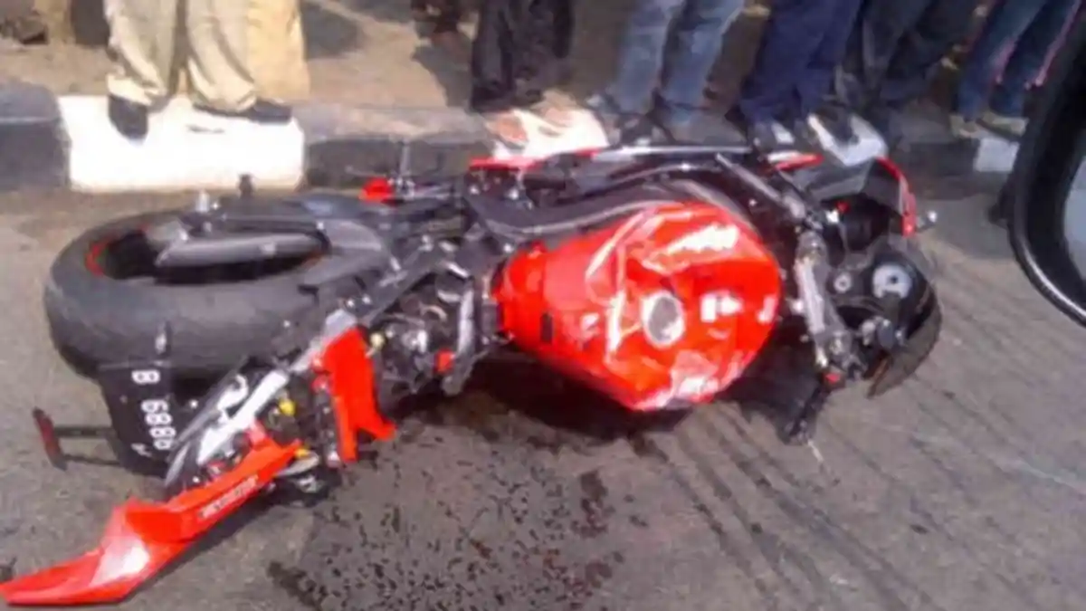 Kecelakaan Maut Pukul 14.00 WIB, Seorang Pemotor Tewas, Tabrakan Adu Banteng Motor Sport dan Vixion