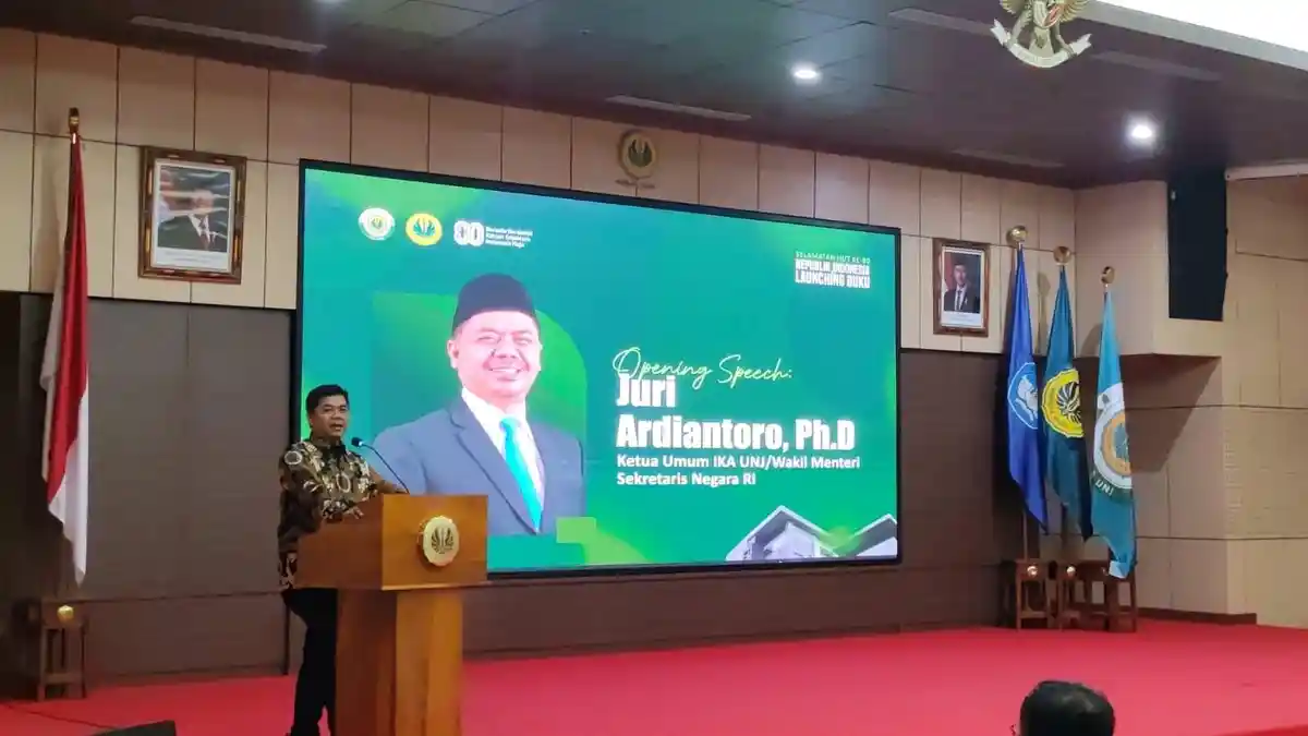 Di Depan Para Alumni UNJ, Wamensesneg Juri  Ardiantoro Berbicara tentang Pendidikan