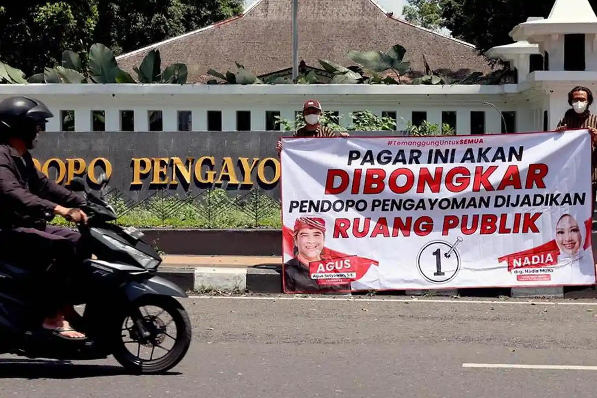 Pagar Pendopo Pengayoman Akan Dibongkar? Aksi Anak Muda Temanggung Dukung Program Agus-Nadia