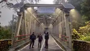 pagar-di-jembatan-cangar.jpg