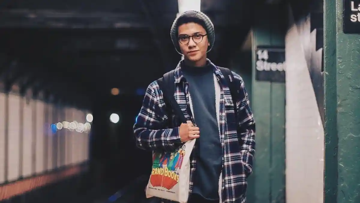 TRIBUNWIKI: Ini Profil Iqbaal Ramadhan, Ingin Jadi Pemilik Stasiun Televisi Setelah Pensiun Aktris