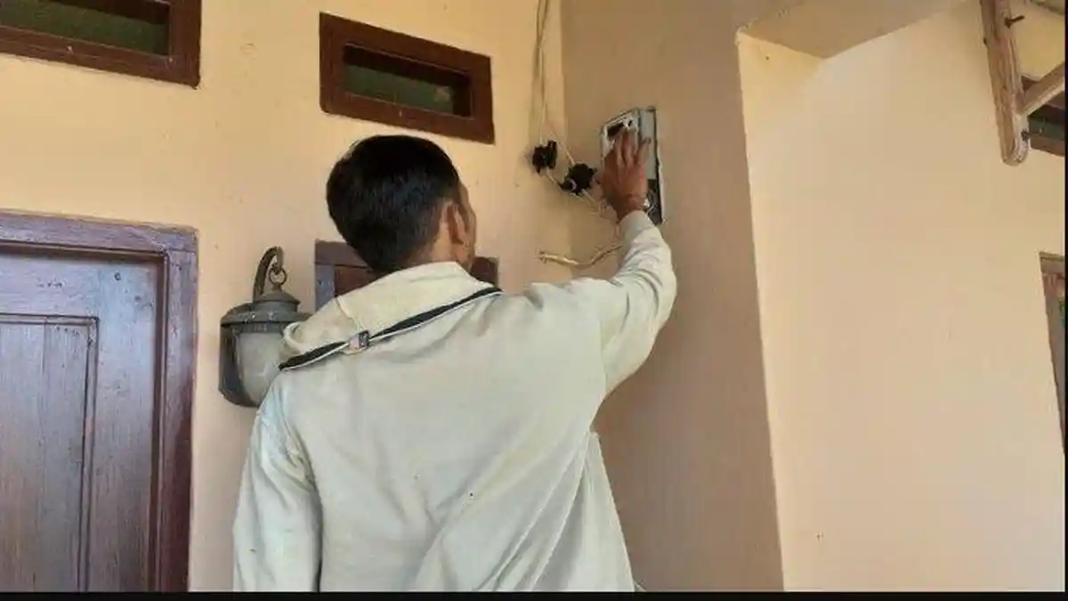 Call Center Pengaduan Layanan PLN 24 Jam, Bisa Pakai PLN 123 Via Telepon atau PLN Mobile