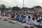 Jelang Salat Id, Ribuan Warga Sudah Tiba di Alun-Alun Indramayu