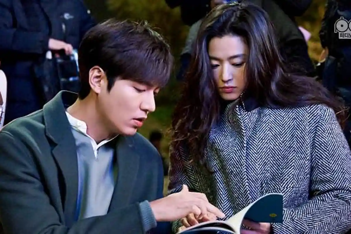 Ini 10 Pasangan dengan Kisah Cinta Beda Dimensi Dalam Drama Korea, Ada Shim Cheong dan Heo Joon Jae