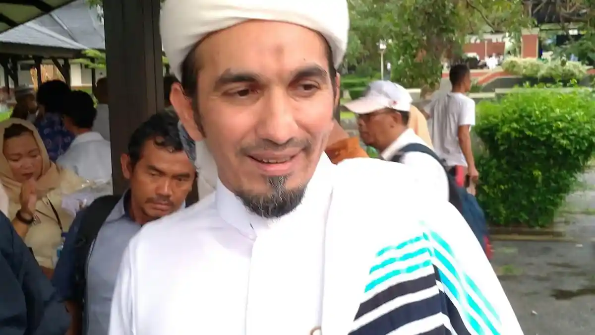 Dikenai Pasal Kerumunan, Ketum FPI Minta Wartawan yang Berkerumun juga Diproses Agar Adil