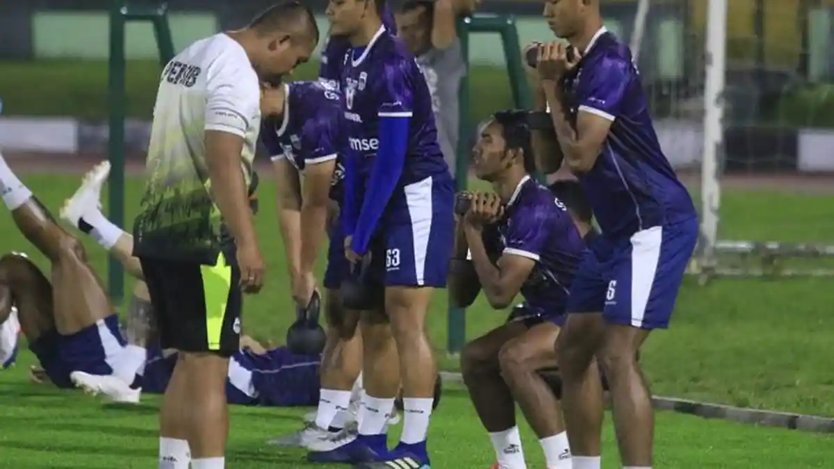 Baru Saja Berlangsung Persib Bandung vs PSM Makassar: Ini Link Live Streaming dan Susunan Pemain