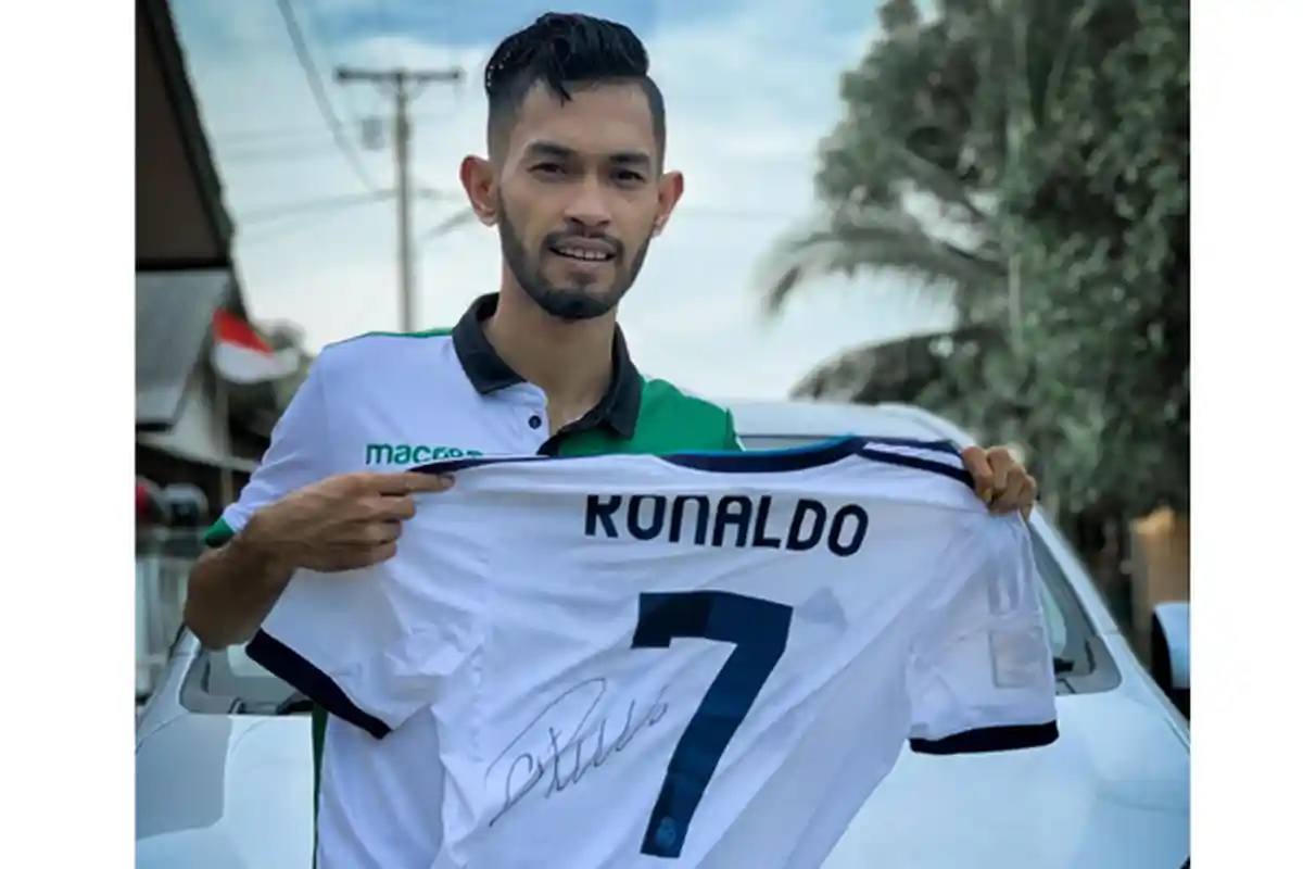 Anak Angkat Lelang Jersey Cristiano Ronaldo, 7 Orang Tawarkan  Rp 50 Juta,Orang Ini yang Berhasil