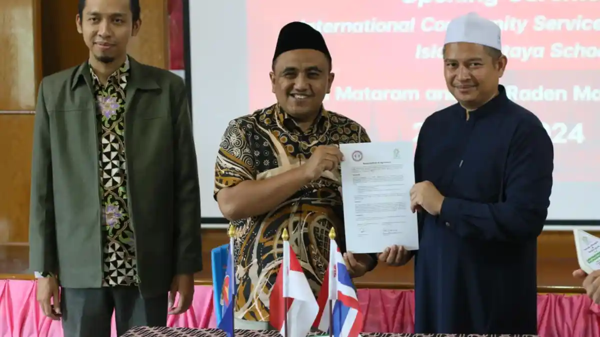 UIN Raden Mas Said Surakarta Kirim Tujuh Mahasiswanya KKN Internasional di Thailand