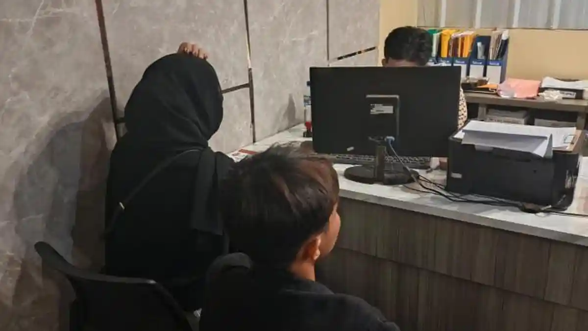 Komplotan Penipu Berkedok Petugas Bea Cukai Gagalkan EP Dapatkan Tas Idaman