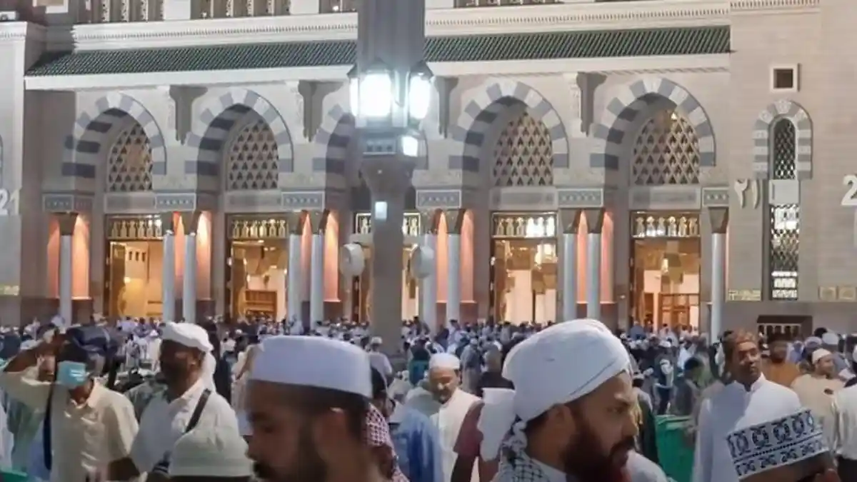 5 hal yang Biasa Dilakukan di Indonesia tapi Dilarang Keras di Masjid Nabawi, Arab Saudi