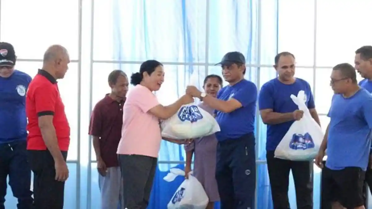 DPW PAN NTT Bagi Sembako Bagi Warga Songsong HUT ke-26