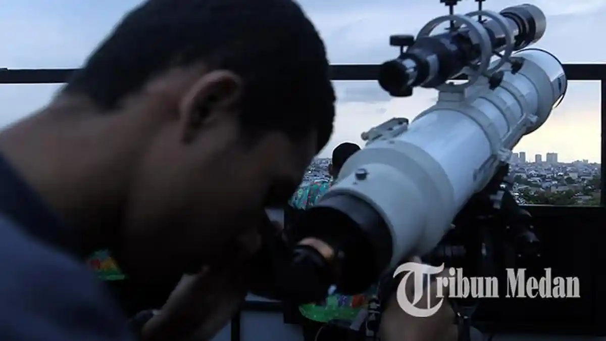 Berita Foto: OIF UMSU Pantau Hilal Menentukan Awal Bulan Zulhijah dan Idul Adha 1445 Hijriah - 07062024_PANTAUAN_HILAL_DANIL_SIREGAR_1jpg.jpg