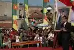 Jokowi Lantik Walikota di Kampung Kumuh