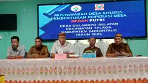 Kepala-Dinas-Kumperindag-Provinsi-Gorontalo-Risjon-Sunge-tengah.jpg