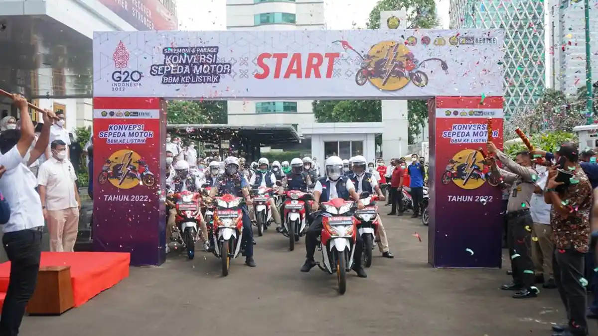 Dukung Program Konversi 1.000 Unit Motor BBM ke Motor Listrik, PLN Targetkan 580 SPKLU pada 2022