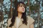 Mitha-Talahatu-membawakan-lagu-Hati-Yang-Salah.jpg