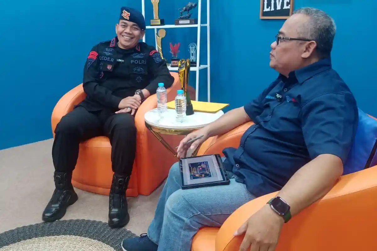 Tangani Unjuk Rasa dengan Humanis, Dansat Brimob Polda Kalbar Ungkapkan Strategi Polri