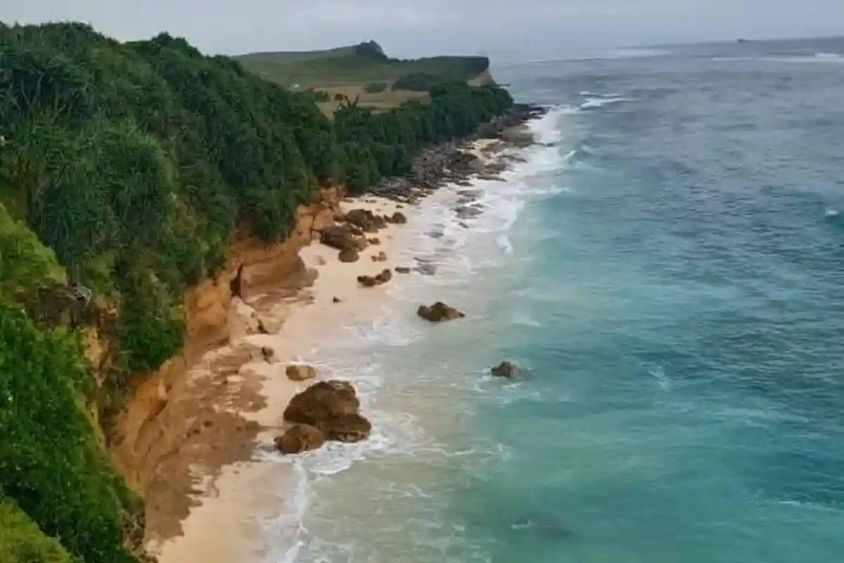 Pantai Ekas Lombok Timur: Spot Surfing Incaran Wisatawan, Ini Harga Tiket Masuknya