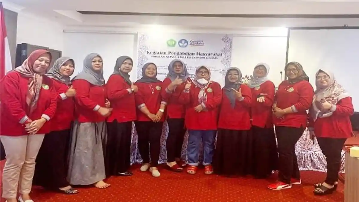 Tim PKM Prodi Akuntansi Universitas Bung Hatta Dorong Pemasaran Dendeng Rinuak Secara Digital
