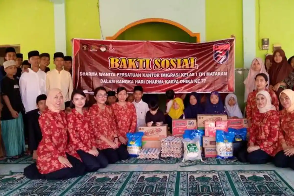 Sambut HDKD Ke-77, DWP Kantor Imigrasi Kelas I TPI Mataram Salurkan Santunan Bagi Anak Yatim