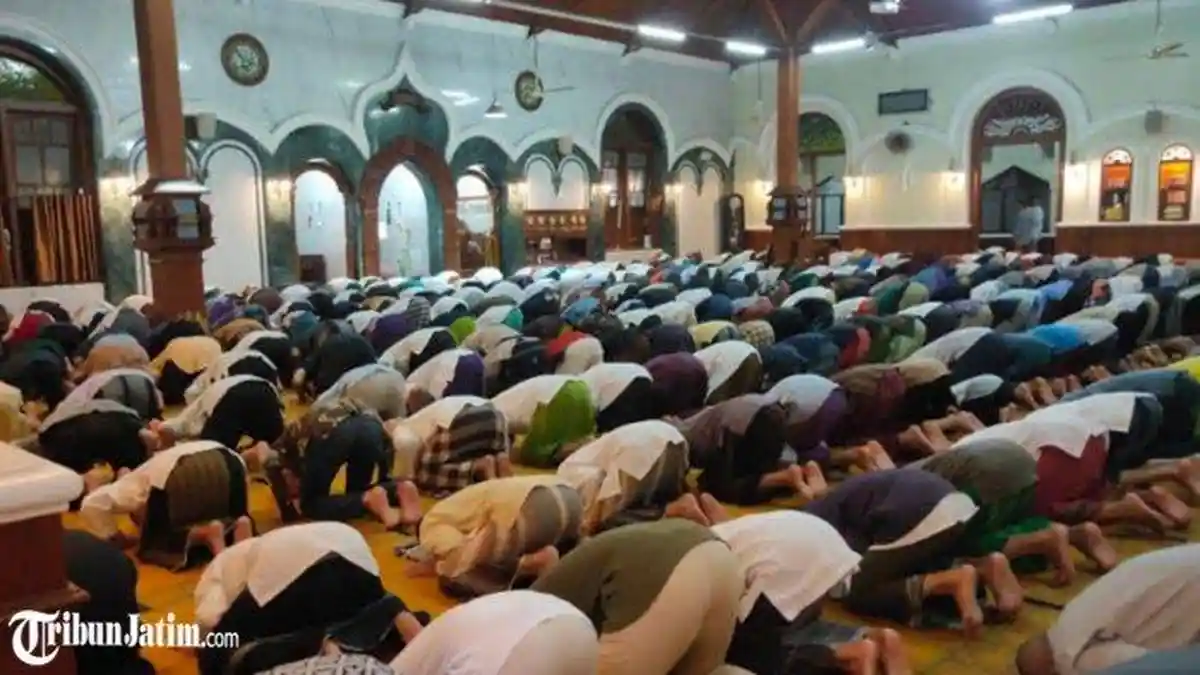 Keutamaan Shalat Tarawih Pada Malam ke 11, Dilengkapi Bacaan Doa Kamilin Setelah Sholat Tarawih