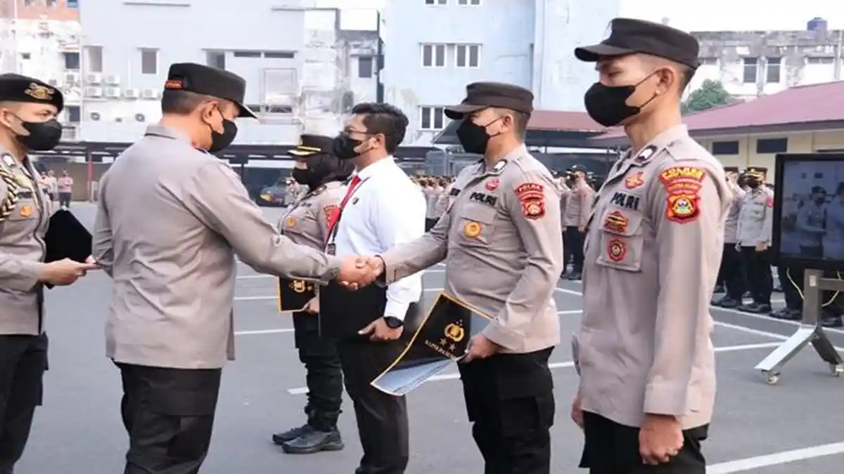 376 Personel Polda Sumsel Dapat Penghargaan Langsung dari Polda Sumsel