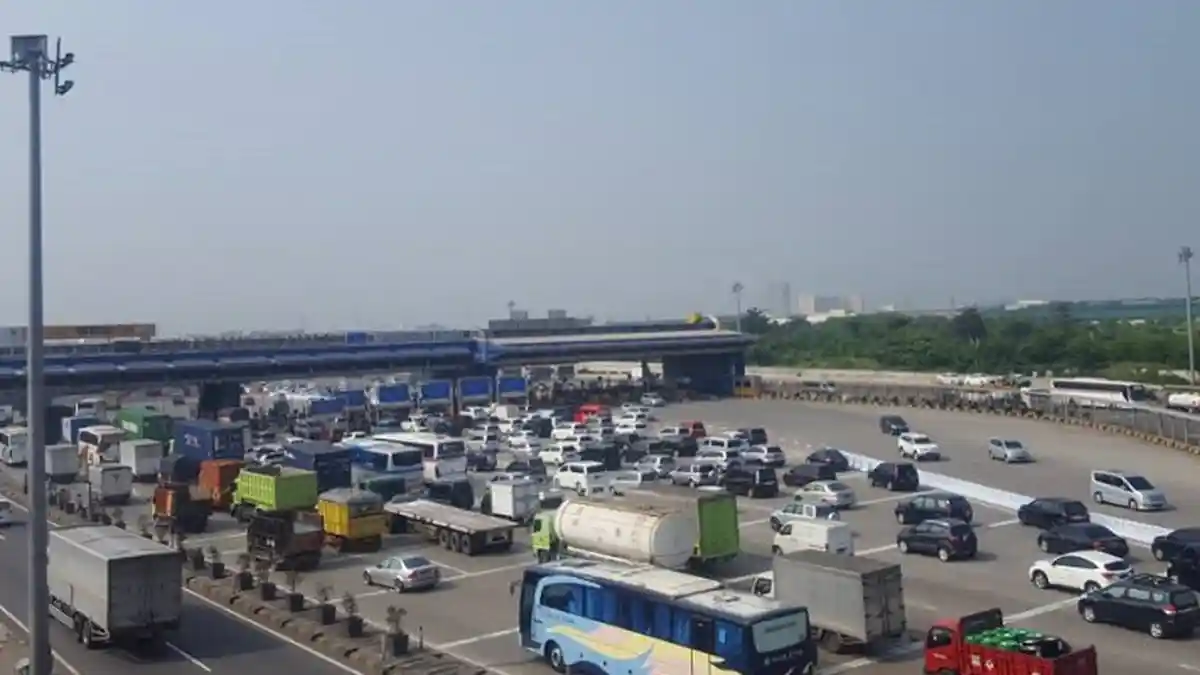 Antisipasi Lonjakan Pemudik dan Arus Balik, GT Cikarang Utama Operasikan 20 Gardu