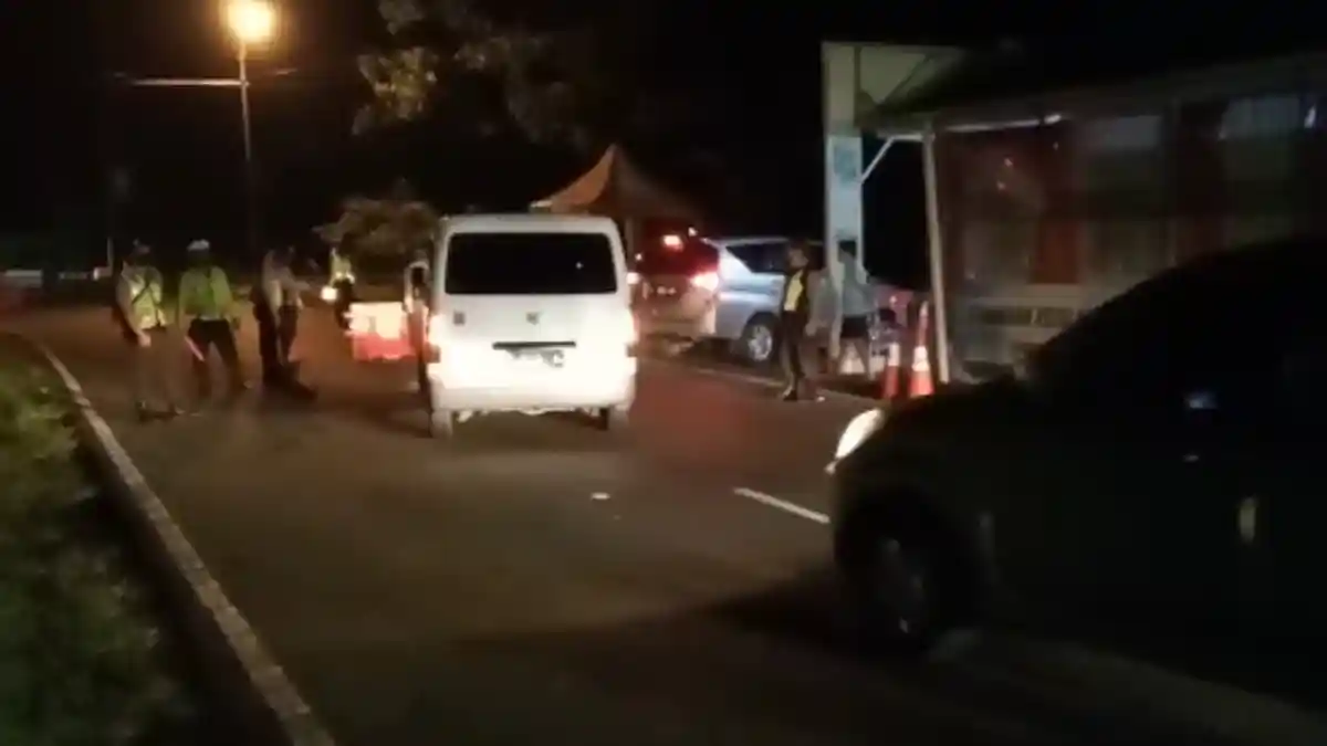 Kendaraan Menuju Bandung Diputar Balik di Lingkar Gentong, Pengemudi Hanya Bisa Pasrah