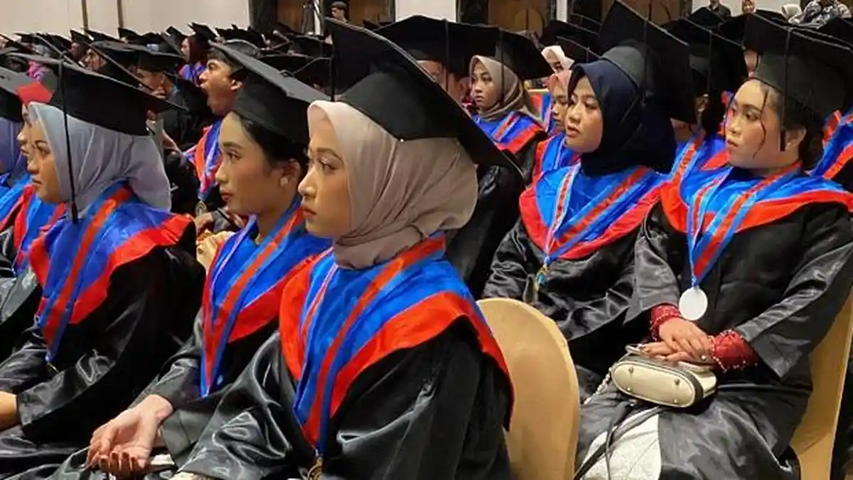 Politeknik ATI Makassar Cetak 240 Lulusan Baru, Cek Daftar Lulusan Terbaik Tiap Prodi
