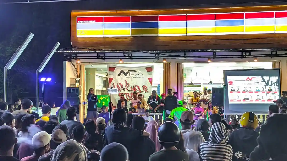 Battle Dance Jadi Perhatian, Parkiran Indomaret Poka Disesaki Penonton Hingga Meluber ke Bibir Jalan