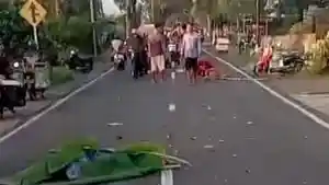 truk-kontainer-dan-dua-motor-terlibat-kecelakaan-maut-di-Mojokerto-2026-satu-tewas.jpg