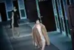 Foto Fashion Show Rancangan Marc Jacobs untuk Louis Vuitton