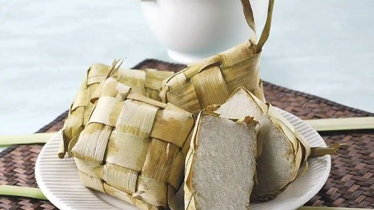 Berapa Lama Merebus Ketupat dengan Panci Presto , Rice Cooker dan Panci Biasa ?