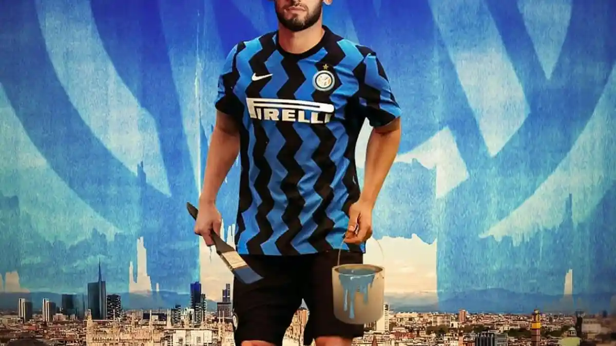 Sehari Berkostum Inter Milan, Hakan Calhanoglu Dapat Sindiran Dari Seniornya di AC Milan