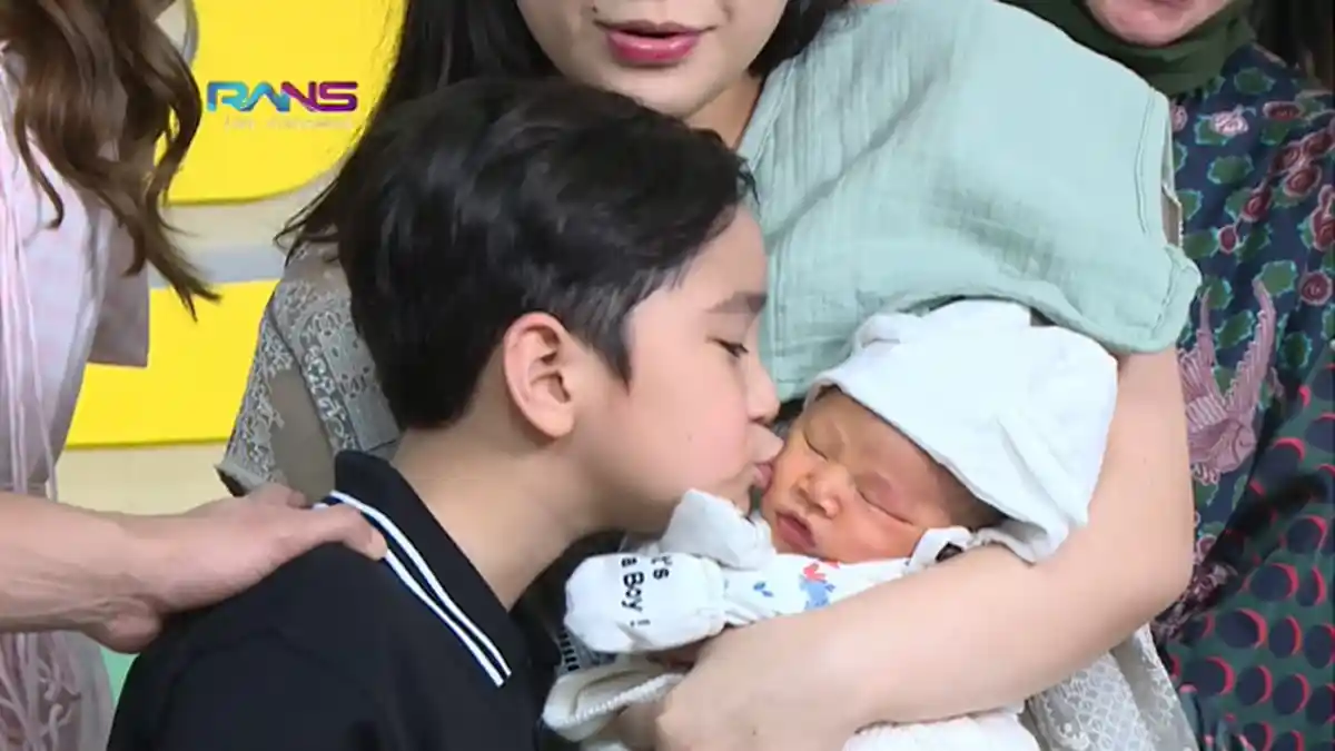 Berhasil Buat Rafathar dan Rayyanza Terlahir Jadi Anak Sultan, Raffi-Nagita Malah Langsung Merendah