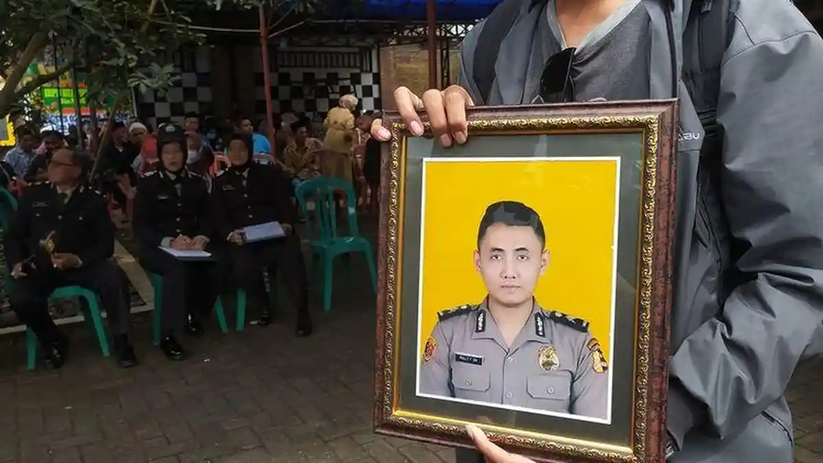 Briptu RF Diduga Bunuh Diri, Ayahnya yang Mantan Penyidik Curiga: Gak Ada Masalah Apa-apa