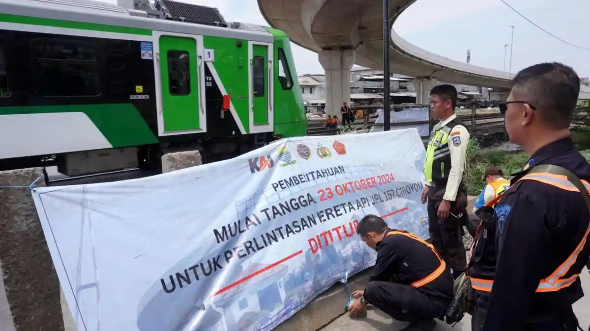 Flyover Ciroyom Resmi Dibuka dan Perlintasan Kereta Api Ciroyom Ditutup Permanen