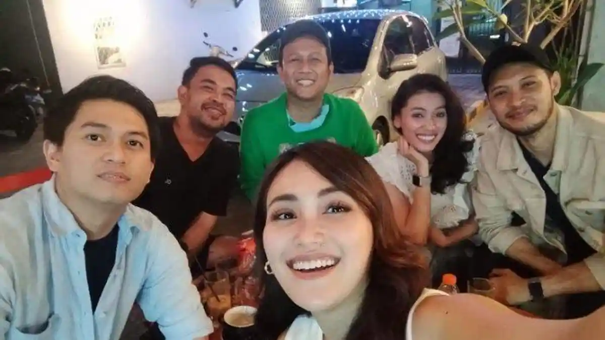Terkuak Identitas Pria yang Diduga Kekasih Ayu Ting Ting, Muncul di IG sampai Jadi Sorotan Netizen