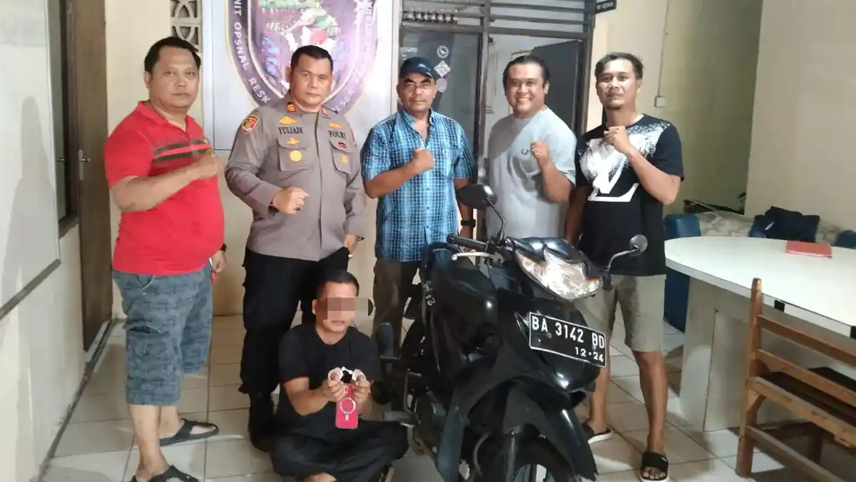 Curi Handphone Mahasiswa di Masjid, Seorang Pemuda di Padang Diringkus Polisi