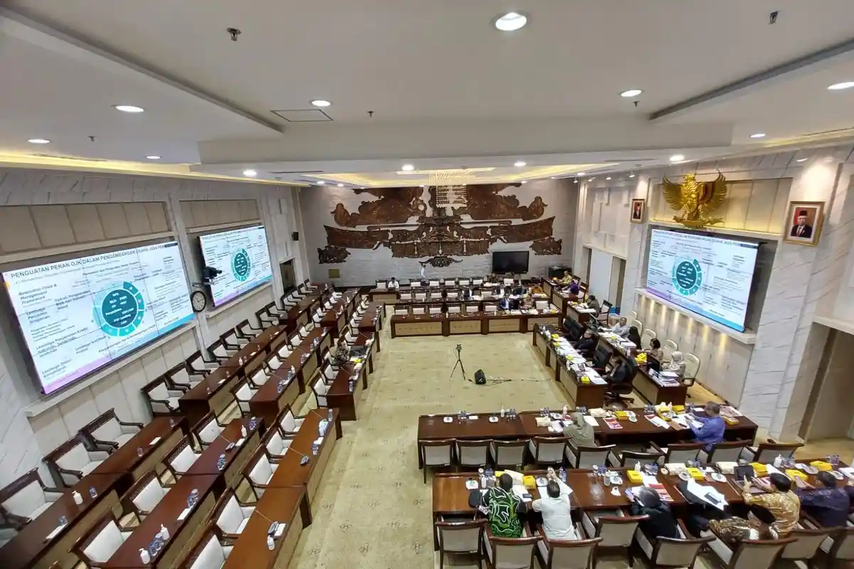 Presentasi Uji Kelayakan, Agusman Soroti Tren Penurunan Jumlah Pelaku Lembaga Pembiayaan