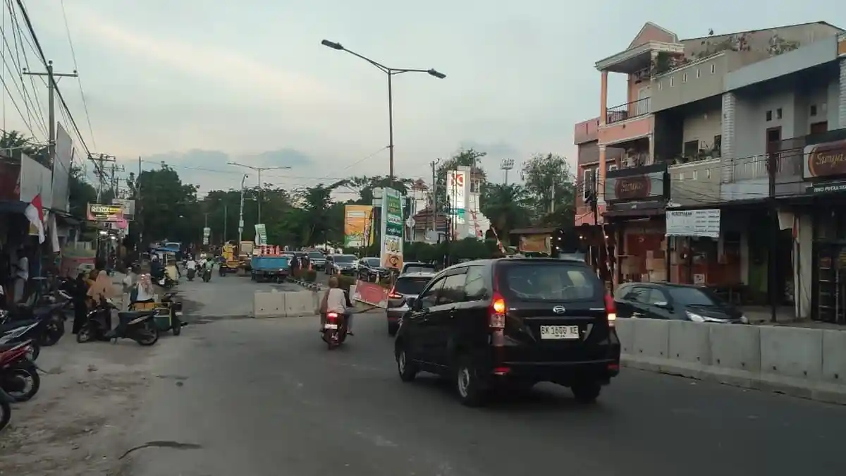 Jalan Dr Mansyur Ditutup Satu Arah, Camat : untuk Persiapan PON