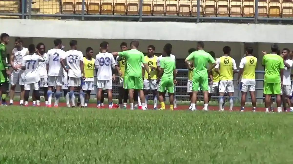 Isu Pencoretan Bergulir, Miljan Radovic Minta Pemain Persib Tetap Fokus