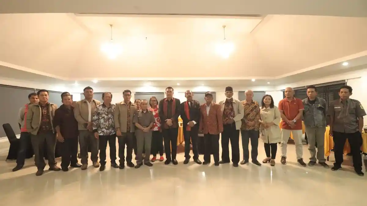 Pjs Bupati Pakpak Bharat Naslindo Sirait Bertemu Tokoh Masyarakat, Tokoh Adat, dan Tokoh Agama