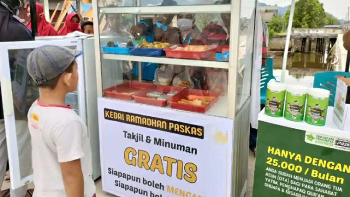 Paskas Kayong Utara Bagikan Ribuan Takjil Gratis dalam Sehari di Sukadana